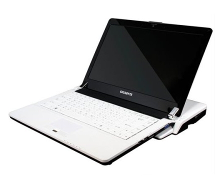 Gigabyte Booktop M1305 nu pare să fie un laptop ieşit din comun Gigabyte Booktop M1305 nu pare să fie un laptop ieşit din comun