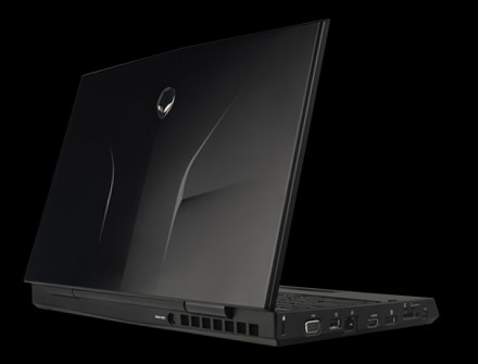 Alienware M11x nu este chiar un ultra-portabil subţire-şi-uşor Alienware M11x nu este chiar un ultra-portabil subţire-şi-uşor