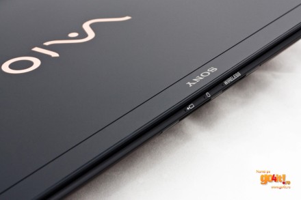 Sony VAIO X - fibră de carbon aproape tăioasă