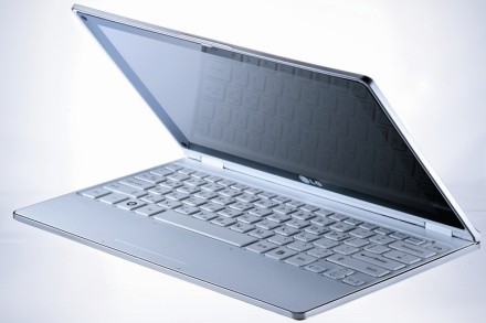 LG X300 cu tastatură chiclet şi ecran glare LG X300 cu tastatură chiclet şi ecran glare