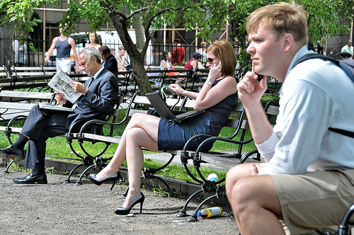 Cu laptopul in parc