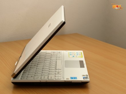 Asus T101MT - construit relativ bine
