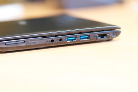 Asus Eee PC 1018P - două porturi USB 3.0