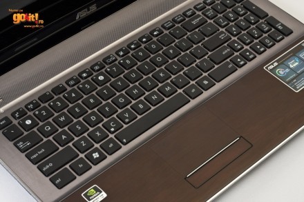 Tastatura bine construită, dar nu perfectă