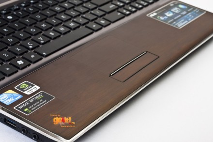 Asus U53J - restpad-ul din bambus