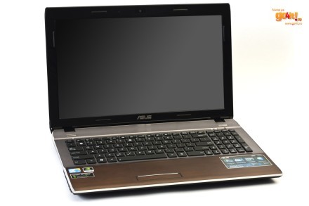 Asus U53J Bamboo - lemn în loc de plastic pentru carcasă