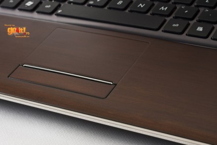 Touchpad-ul din lemn funcţionează bine
