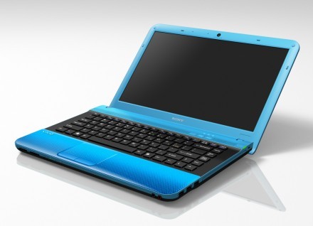Sony VAIO EA - ecranul cu o rezoluţie potrivită de 1600x900