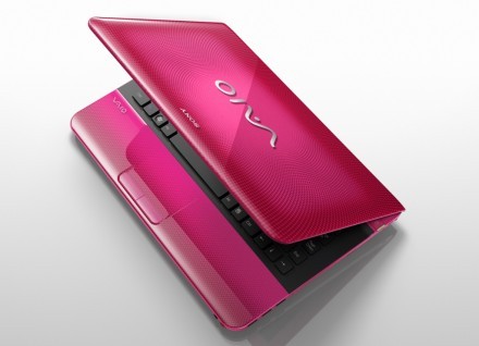 Construcţia de calitate este specifică portabilelor Sony VAIO
