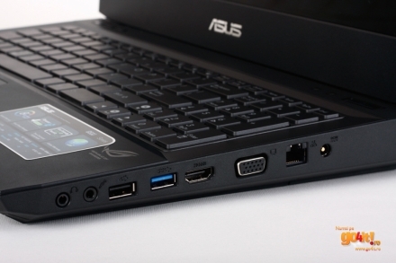 Asus G53J - majoritatea conectorilor