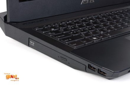 Asus G53J - unitatea optică Blu-ray writer