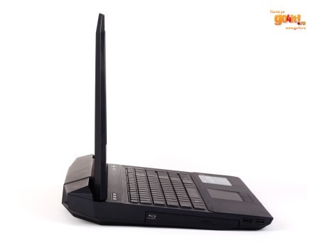Asus G53J - un laptop masiv