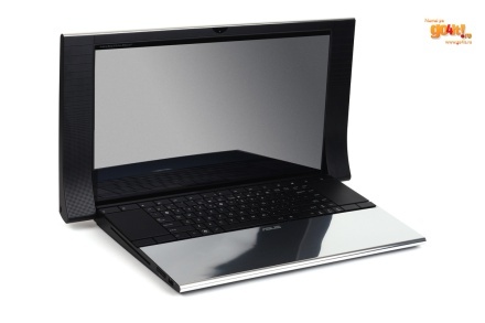 Un touchpad lipsă şi două în plus