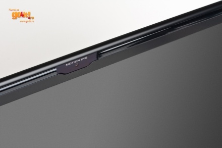 Sony VAIO Z - camera web de deasupra ecranului