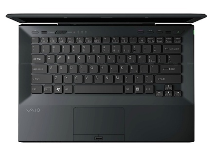 Sony VAIO S cu tastatura chiclet puţin coborâtă în carcasă