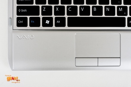 Sony VAIO YB - un touchpad împrumutat de la un netbook