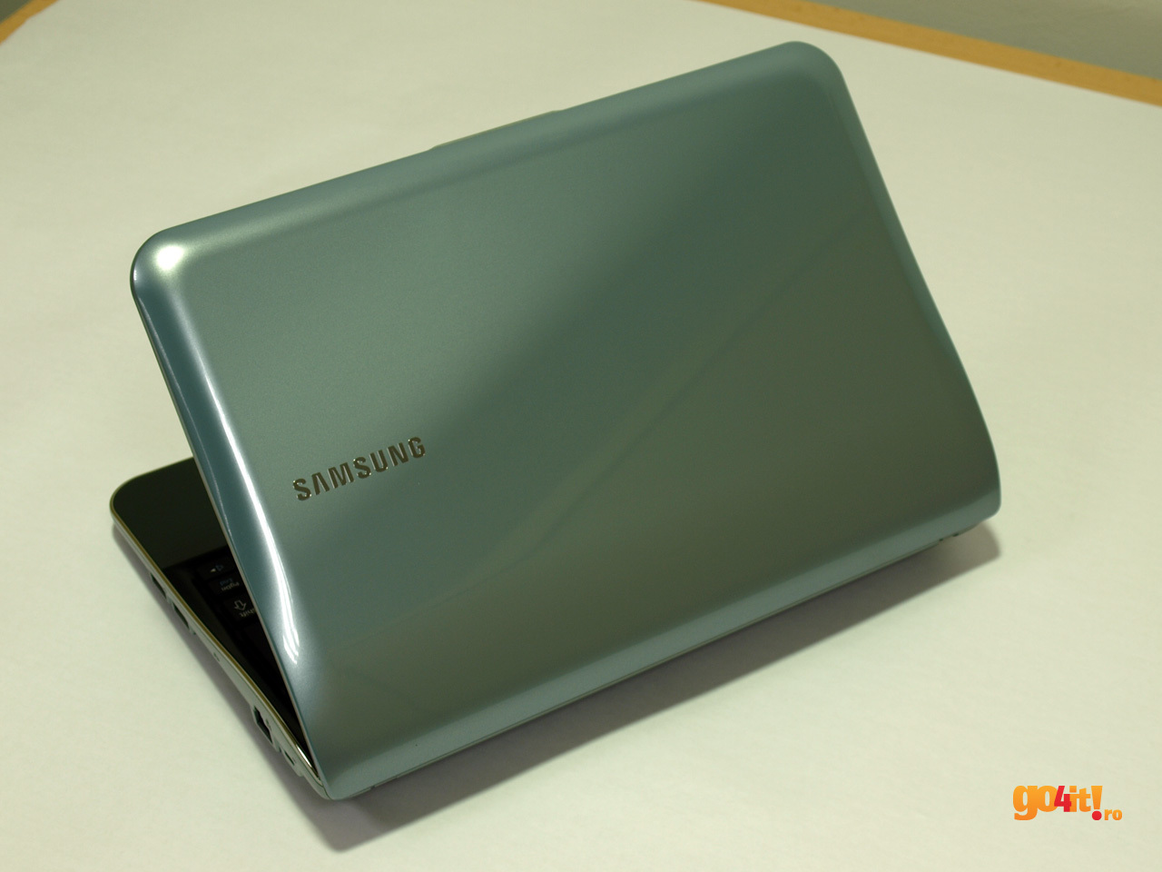 Samsung NF210