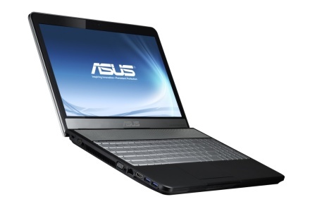 Asus N55 negru va ajunge şi pe piaţa românească