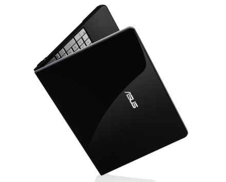 Asus N55 cântăreşte 2,7 kg