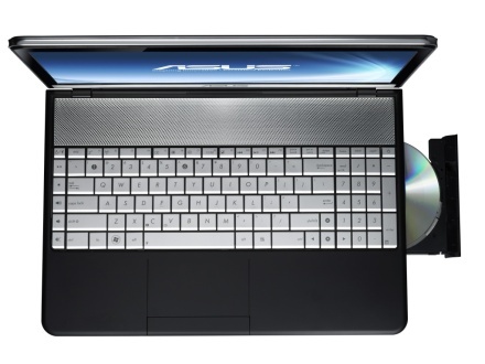 Asus N55 - tastatura, cu bune şi cu rele
