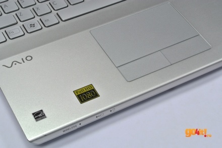 Sony VAIO SE - touchpad-ul are dimensiuni potrivite