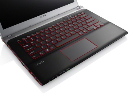 Sony VAIO E 14P are tastatura iluminată