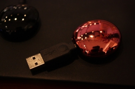 Samsung YP-S2 Pebble - adaptorul pentru mufa USB Samsung YP-S2 Pebble - adaptorul pentru mufa USB