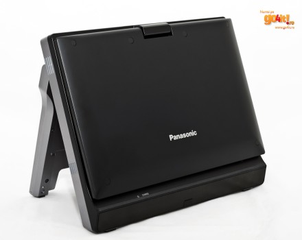 Panasonic DMP-B15 - redă discuri Blu-ray şi este portabil