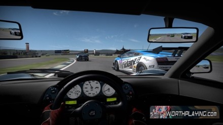 Un Lamborghini Gallardo LP560-4 văzut de la volanul unui McLaren F1 
