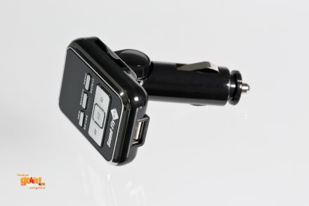 Sound-Fly Auto dispune de 6 butoane frontale