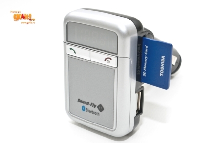 Slotul pentru carduri SD/SDHC şi portul USB