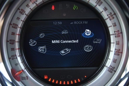 MINI Connected în meniul computerului de bord