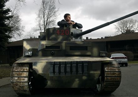 Will Foster şi tancul său - The Flint Journal