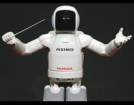 ASIMO în rolul unui dirijor
