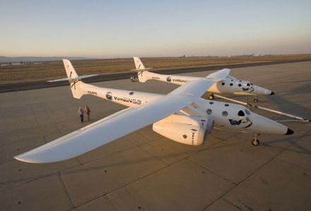 Virgin Galactic WhiteKnightTwo - primul exemplar prezentat oficial Virgin Galactic WhiteKnightTwo - primul exemplar prezentat oficial