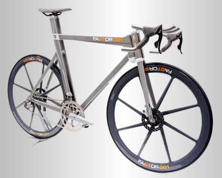 Factor 001, bicicleta construita cu materiale din Formula 1 Factor 001, bicicleta construita cu materiale din Formula 1