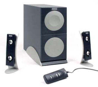Laser frate, subwoofer cu două difuzoare şi sateliţi din Mylar