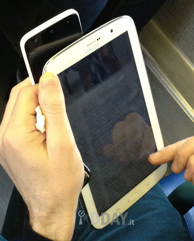 Samsung Galaxy Note 8.0 nu poate fi transformată într-un smartphone de 8”