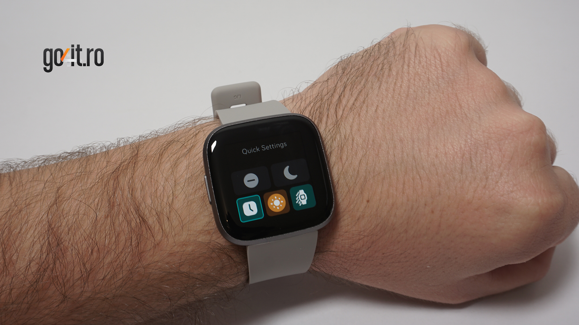 Fitbit Versa 2
