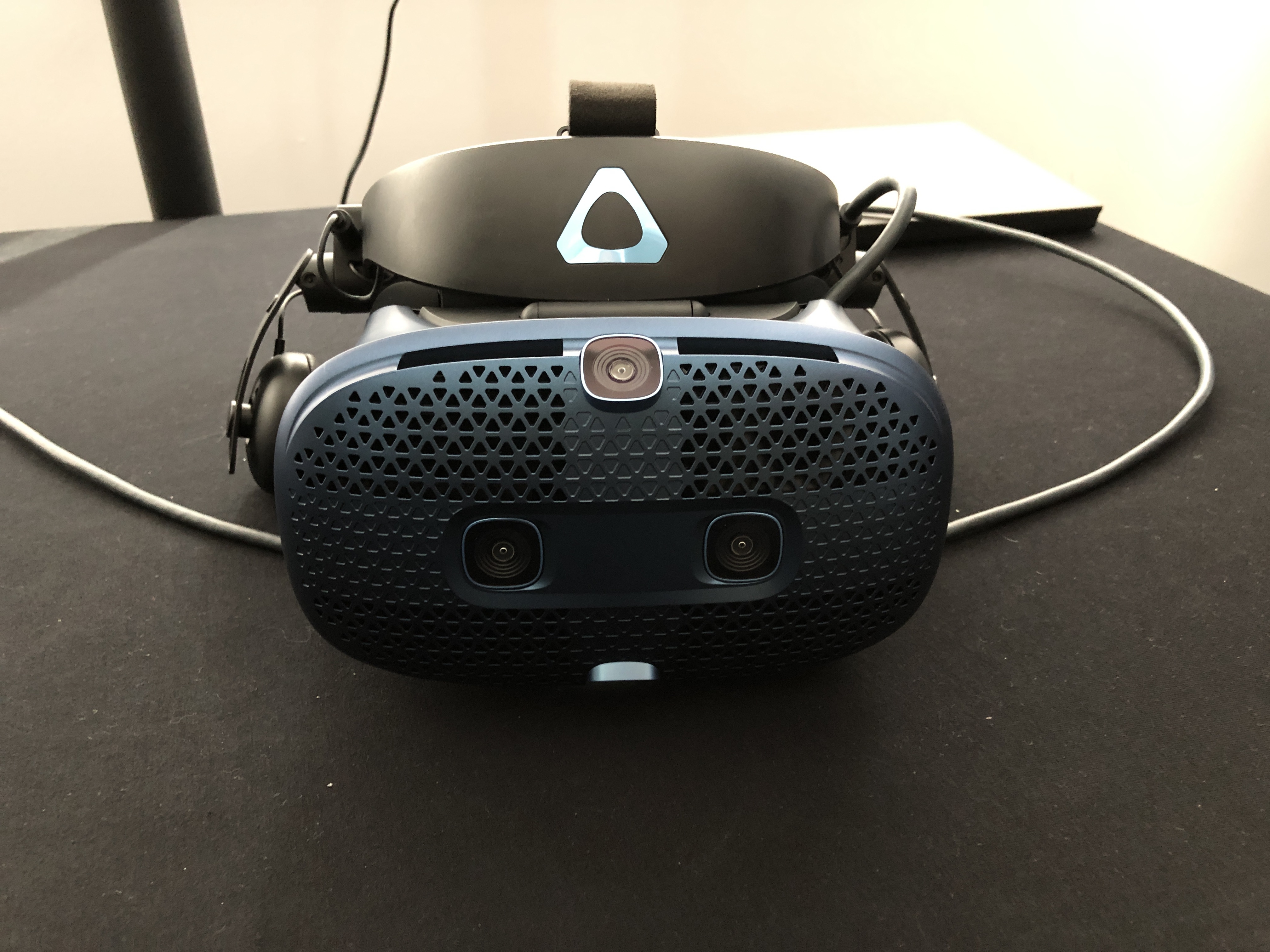 HTC Vive Cosmos